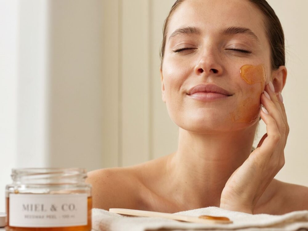 peeling z woskiem pszczelim